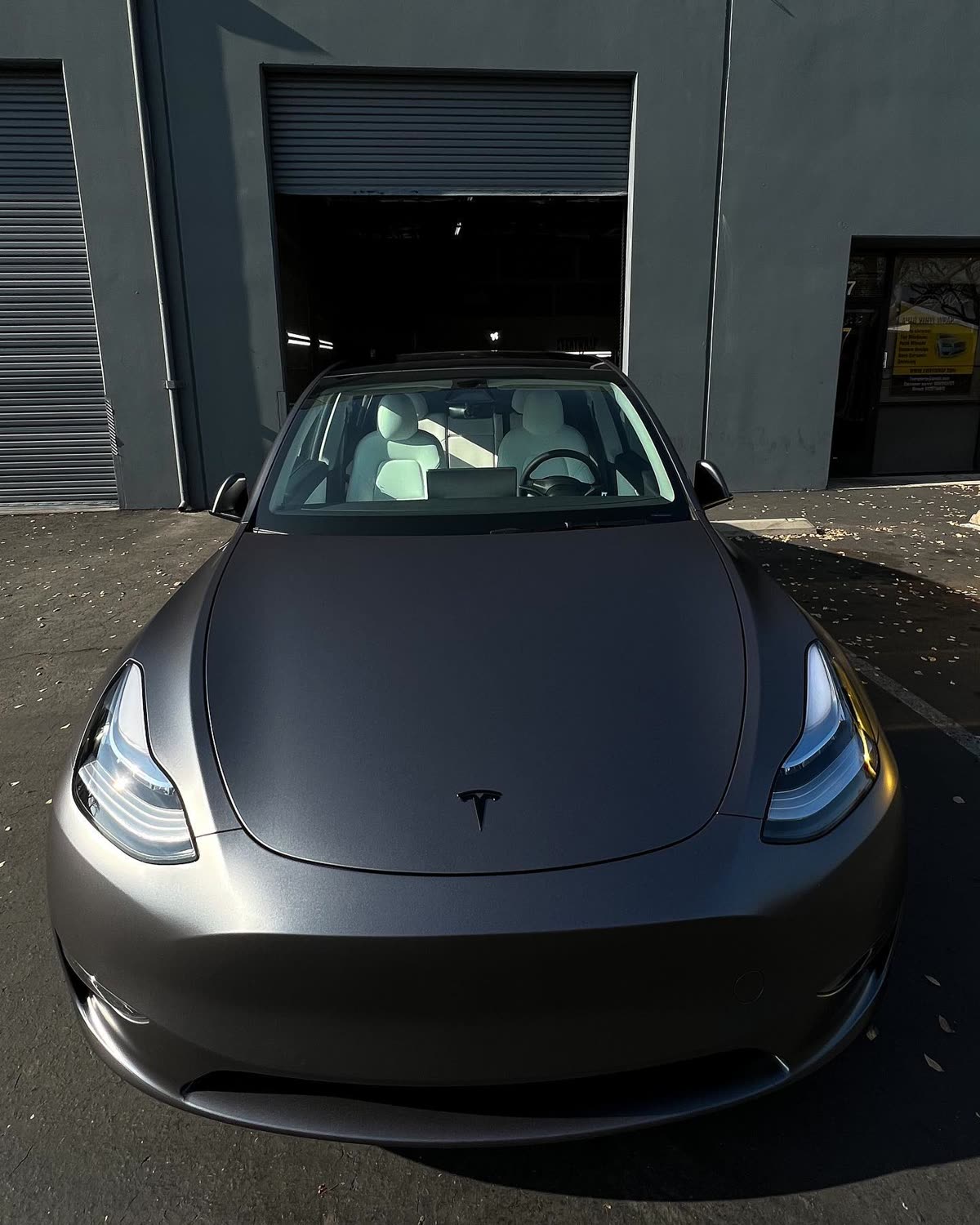 Tesla 2021 model Y.