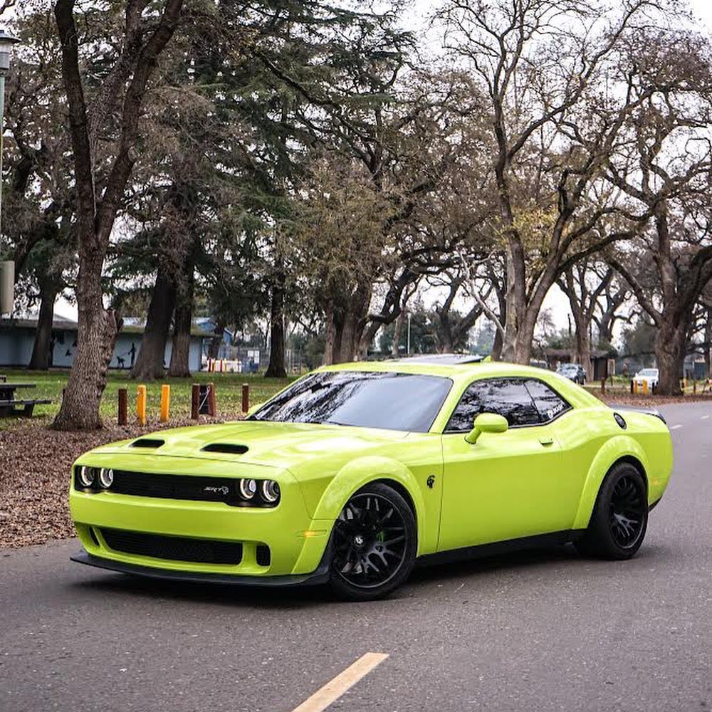 Dodge Challenger 2018 SRT wide body Hellcat.