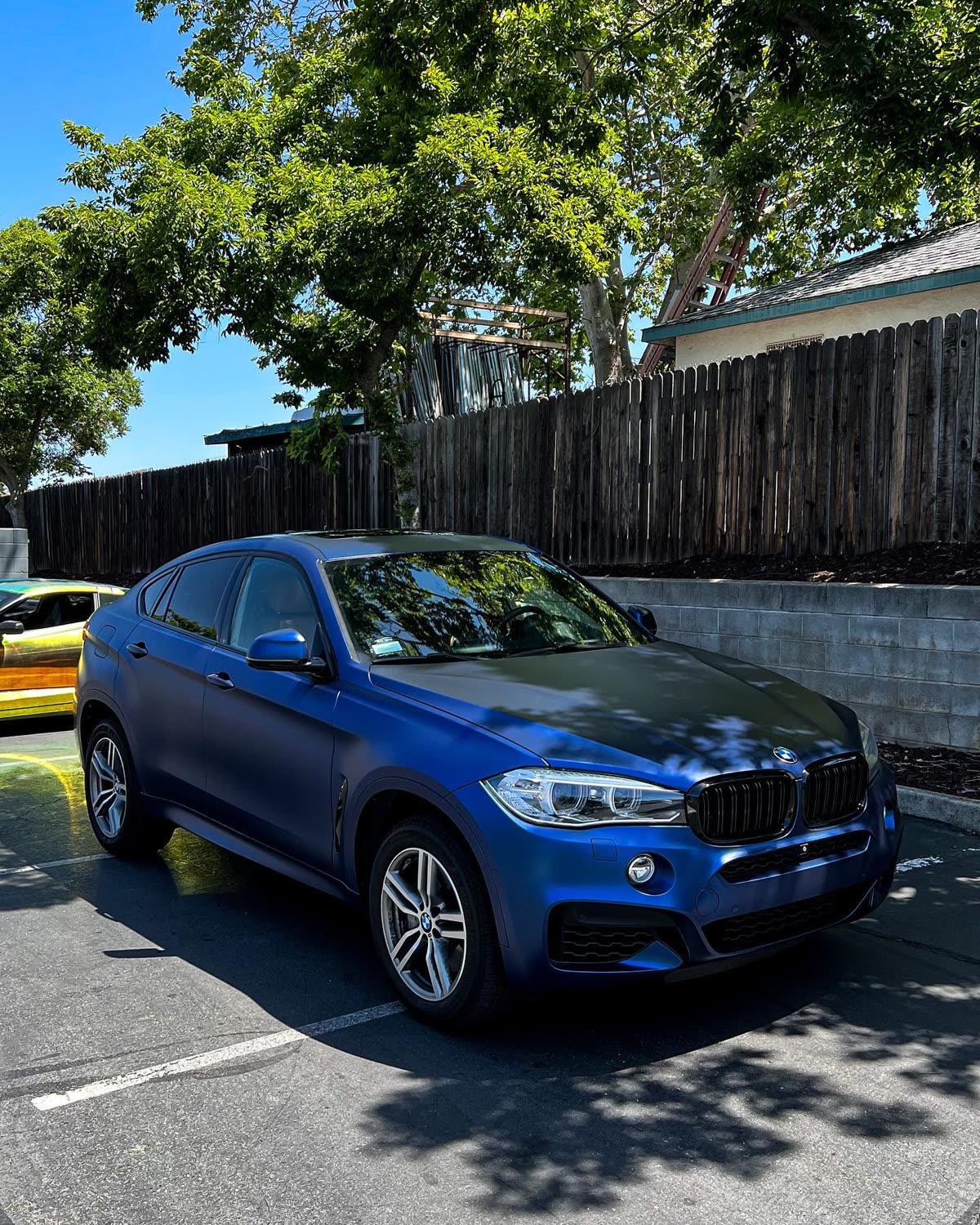 BMW X6 2017.